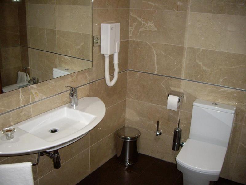 Hotel San Sebastian Hospederia Cieza Bilik gambar